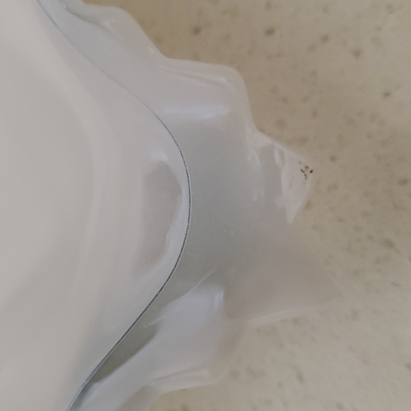 Vintage Pale Blue Milk Glass Diamond Ruffled Sawtooth Edge Dishes Set of 2 - Picture 8 of 8